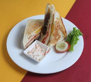 Texan Beef Club Sandwich