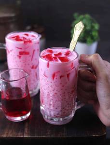 Rose milkshake