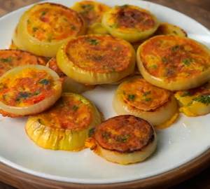 Cut Onion Egg Amlate