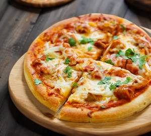 Chicken tikka pizza