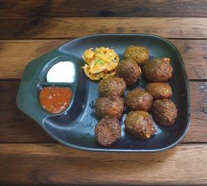 Chinese Pakoda 10 Pcs