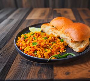 Egg bhurji with pav  [3 pieces]