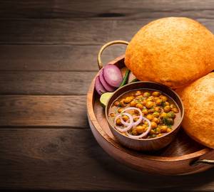 Chole Bhature [2 Piece]