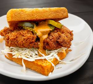 Crunchy chicken sandwich