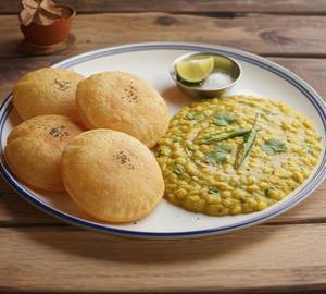 Luchi And Cholar Dal (4 Pieces)