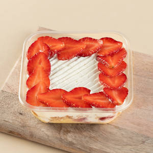 Strawberry Tres Leches - Delforme