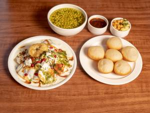 Atta Gol Gappe(6pc)+Papdi Chaat