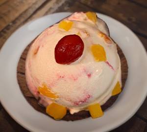 Paina strawberry ice cream [cup]