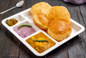 Puri Bhaji (3 Puri)