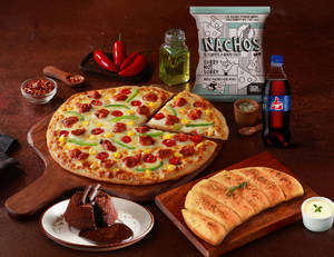 Hotrush Chicken Pizza [10" Large] + Chocolava