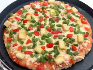 Onion  and  capsicum pizza