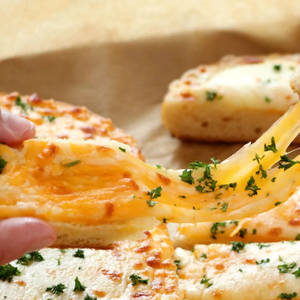 CHEESE GARLIC BREAD