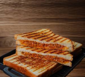 Schezwan Chicken Keema Sandwich