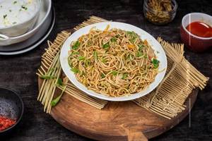 Chicken hakka noodles rs