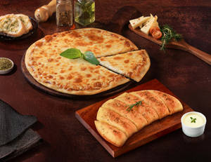 Cheese Lover's Pizza [7" Regular]+ Garlic Bread...