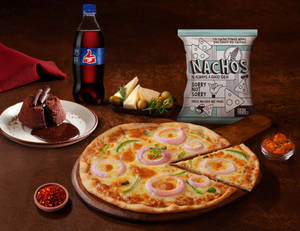 Earthy Veg Pizza [7" Regular]+ Chocolava+ Nacho...
