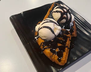 Ob Kitkat With Ice Cream Double Waffle