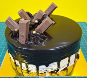 Special loaded choco kitkat cake [1 kg]