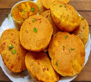 Moong Dal Puri Combo