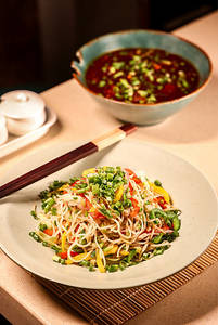 Veg Hakka Noodles Jain