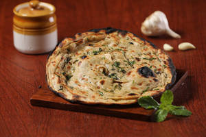 Lachha Butter Pudina Paratha