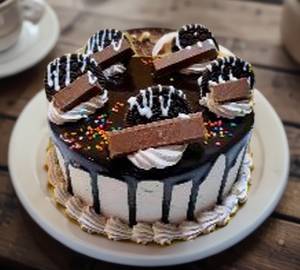 Kitkat cake [400 grams]