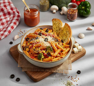 Veg Extravaganza Pasta In Creamy Tomato