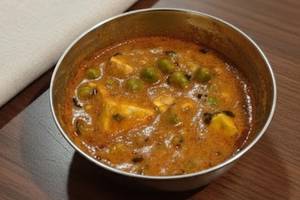 Matar Paneer [ 500ml bowl ]