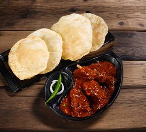 Luchi [4 pieces] with chicken kasha [3 pieces]