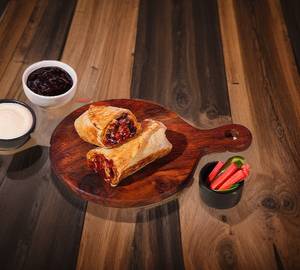 Hot blueberry chicken shawarma