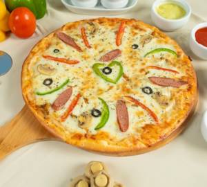 Black Olives & Capsicum Pizza