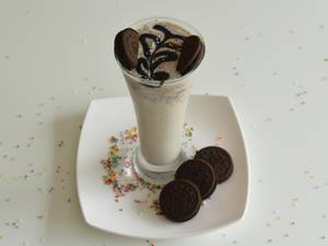 Oreo shake with ice cream