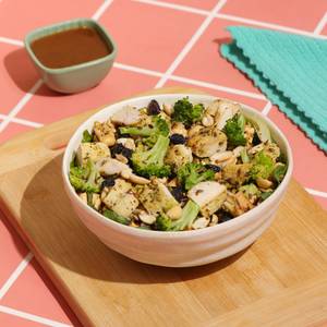 Energy Quinoa And Grilled Chicken Salad