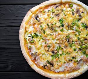 Mushroom & Corn Classic Pizza