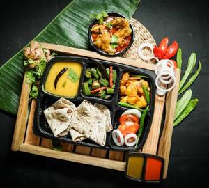 Roti Chicken Thali