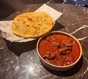 Mutton Rogan Josh With Iranian Naan