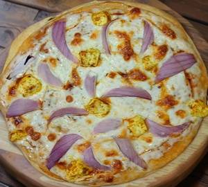 Onion pizza