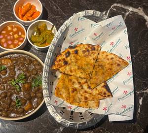 Amritsari Chole Kulcha