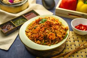 Mixed Schezwan Hakka Noodles (half)