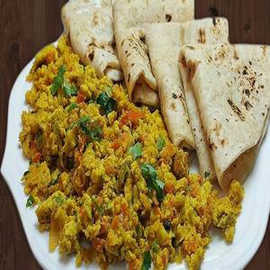 Egg bhurji with  4 roti