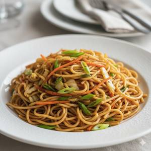 Veg garlic noodles half plate 