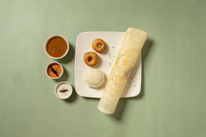 1 Mini Dosa + 1 Rice Idli + 2 Vada + Sambhar Chutney