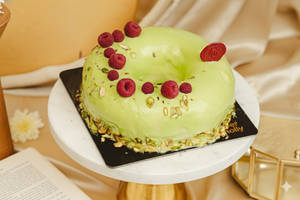Pistachio Berry Cake (1250 Ml)