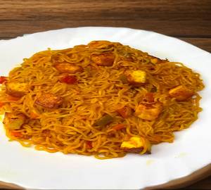 Veg cheese paneer maggi