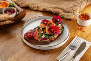 Beetroot Toast