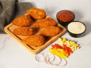 Spicy Schezwan Chicken Kurkure Momos [6 Pieces]