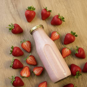 Strawberry Theory Shake [300Ml]