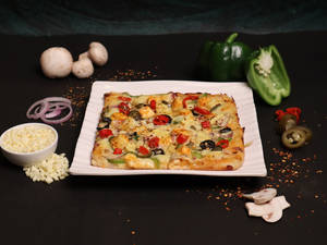 Tandoori Paneer Pizza