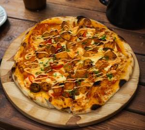 Sriracha Chicken Pizza