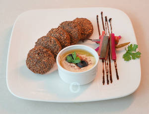 Hummus Falafel